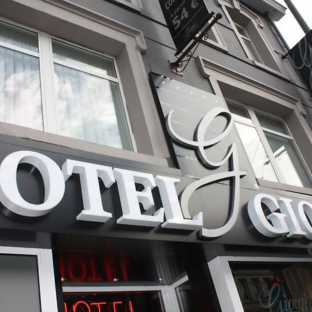 Hotel Giorgi Et Logements Insolites-Jacuzzi Prive Bastogne Zewnętrze zdjęcie
