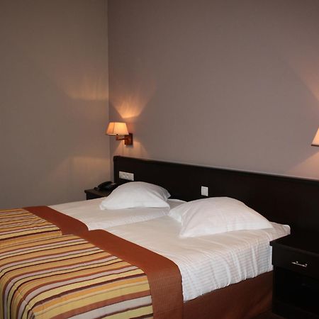 Hotel Giorgi Et Logements Insolites-Jacuzzi Prive Bastogne Zewnętrze zdjęcie