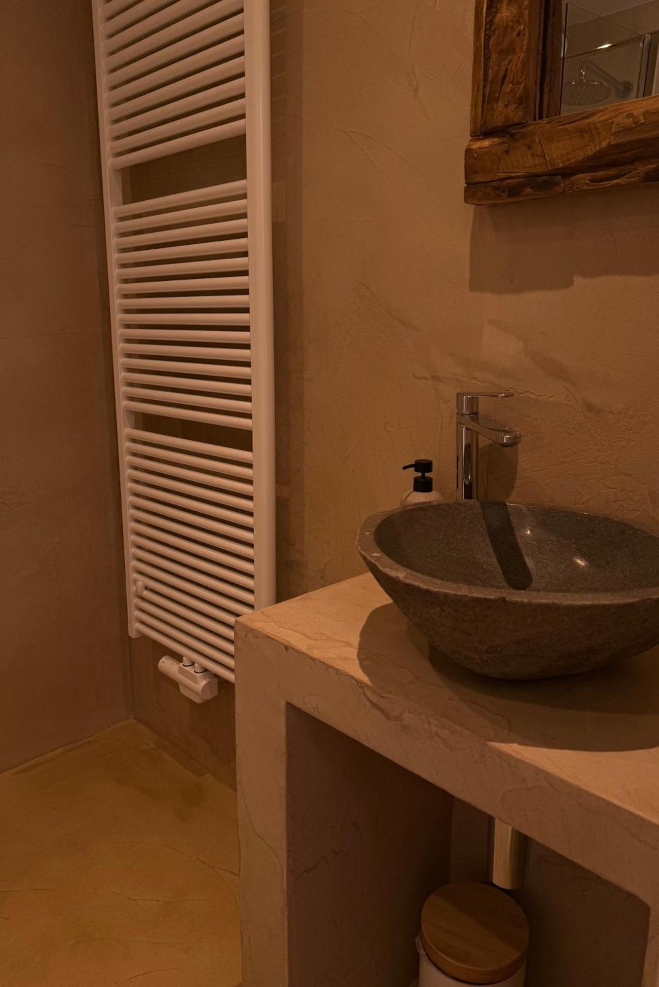 Hotel Giorgi Et Logements Insolites-Jacuzzi Prive Bastogne Zewnętrze zdjęcie